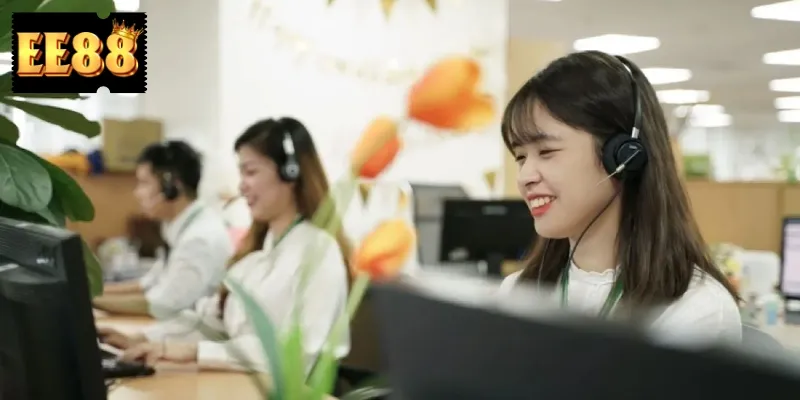 Liên hệ ngay đội ngũ chăm sóc khách hàng để được giải đáp thắc mắc nạp tiền Liên hệ ngay đội ngũ chăm sóc khách hàng để được giải đáp thắc mắc nạp tiền